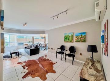 Apartamento · 120m² · 3 Quartos · 2 Vagas · Apartamento 3 dormitórios na quadra mar, em Balneário Camboriú/SC