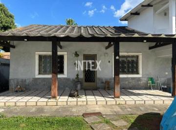Foto 02 · Imperdível: Casa à venda em Niterói-RJ, bairro Itaipu, 4 quartos, 2 suítes, 2 salas, 4 banheiros, 3 