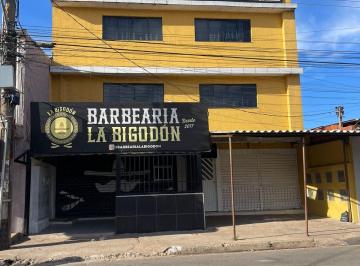 Comercial , Santa Maria · Prédio comercial com 3 pavimentos com 7 aptos, salas e 2 lojas.