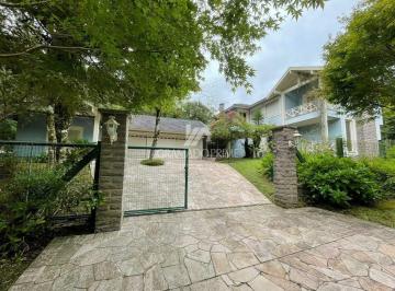 Casa · 316m² · 5 Vagas · CASA DE ESQUINA EM LOTEAMENTO FECHADO