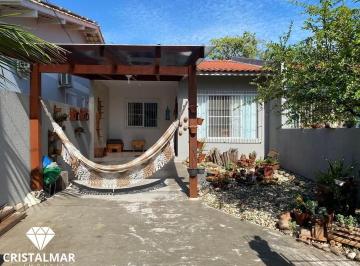 Casa · 70m² · 2 Quartos · 2 Vagas · Casa Plana Geminada em Zimbros