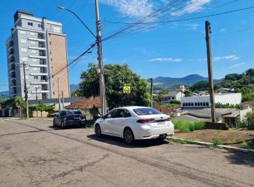 27358197_g.jpg ·
Terreno alto no centro, região livre de inundações !!!!
