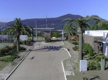 30227131_g.jpg · 
                                Terreno situado em um condomínio com portaria 24 horas, piscina, ch