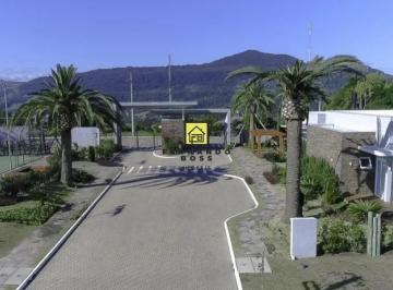Terreno · Terreno situado em um condomínio com portaria 24 horas, piscina, churrasqueira, jardim e quadra de e