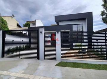 Casa · 250m² · 3 Quartos · 2 Vagas · Casa à venda - em Santa Catarina