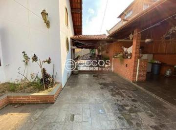 Casa · 650m² · 5 Quartos · 4 Vagas · Casa à venda, 5 quartos, 3 suítes, 4 vagas, Santa Lúcia - Belo Horizonte/MG