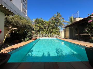 NULL · Casa com 3 quartos e 1 suíte, disponível para locação e venda no bairro Santa Maria em Uberlândia-MG