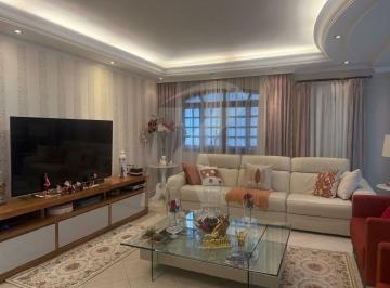Casa · 190m² · 3 Quartos · 3 Vagas · Sobrado de 190 mts², 3 quartos (1 suíte), 3 vagas, no Jardim Tremembé