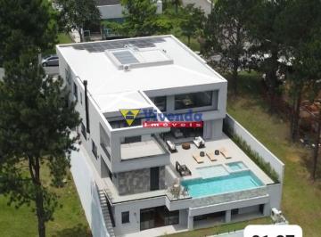 Casa · 630m² · 4 Quartos · 6 Vagas · Imóvel a venda em Aldeia da Serra