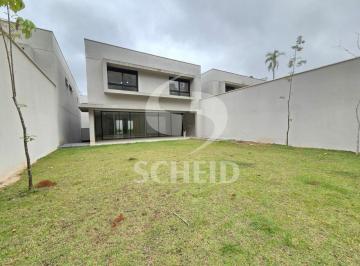 Casa · 838m² · 4 Quartos · 5 Vagas · Casa de condomínio com total segurança e área verde!