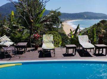 Casa · 260m² · 3 Quartos · 1 Vaga · Casa à venda no bairro Estaleiro - Balneário Camboriú/SC