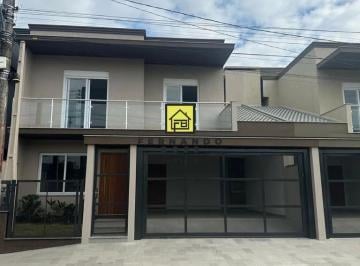 Casa · 118m² · 3 Quartos · 2 Vagas · Linda residência com acabamento alto padrão, localizada em um dos bairros mais valorizados e tranqui