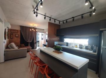 Foto 01 · Apartamento à venda em Balneário Piçarras-SC: 2 quartos, 1 suíte, 2 salas, 2 banheiros, 1 vaga de ga