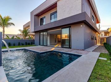 Casa · 365m² · 5 Quartos · 4 Vagas · Casa à venda no Cond. Caledônia Private Village em Camboriú