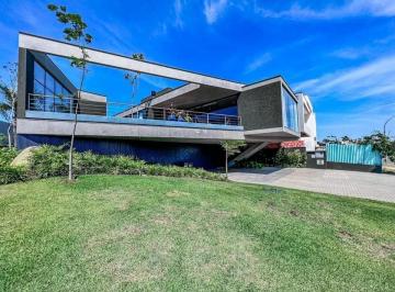Casa · 300m² · 4 Quartos · 4 Vagas · Casa em condomínio: 4 quartos, 4 suítes, 3 salas, 5 banheiros, 4 vagas em Alphaville Nova Esplanada,