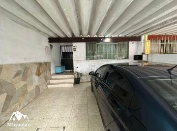 Casa · 122m² · 2 Quartos · 2 Vagas · Sobrado à venda, 122 m² por R$ 636.000,00 - Jardim Brasil