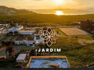 18 · Apartamento de 99m² com 2 quartos sendo 1 suíte em Saco Grande