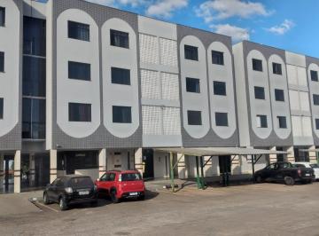Fachada · Apto primeiro andar c/ dois quartos vista livre. 