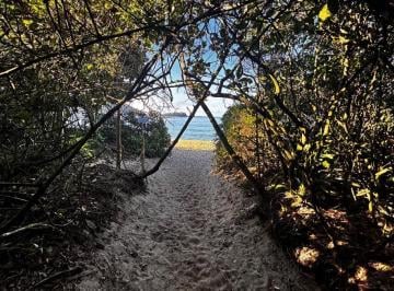 Imagem do Imóvel · Lote frente mar na Praia do Prumirim liberado
