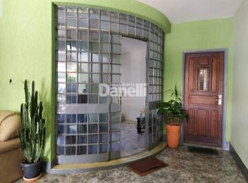 Casa · 296m² · 5 Quartos · 4 Vagas · Sobrado à venda, 5 quartos, 2 suítes, 4 vagas, Centro - Taubaté/SP
