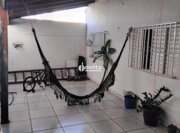 Casa · 250m² · 2 Quartos · 2 Vagas · Casa com 2 quartos, disponível para venda no bairro Granada em Uberlândia-MG