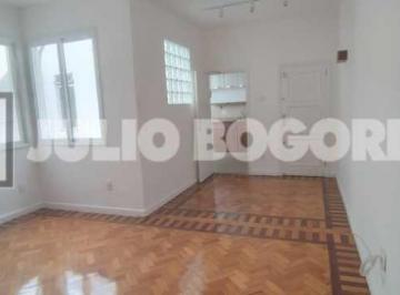 Apartamento · 93m² · 2 Quartos · 1 Vaga · Amplo apartamento reformado (93 m²), 2 quartos, vaga de garagem escriturada e co