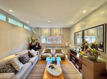 2176df9de1fd5f46da11a2f569b465a335fa6e20 · Apresentamos esta incrível casa com 379m², 4 quartos (2 suítes), espaço gourmet, 6 vagas e ambientes