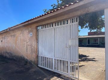 Casa de 3 quartos, Gama · Vende-se casa de 3 quartos na Rua Primavera, DVO – Santa Maria-DF
