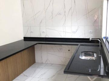 Casa · 85m² · 3 Quartos · 2 Vagas · Casa Moderna à Venda no Bairro Triângulo com 3 dormitórios sendo 1 suíte