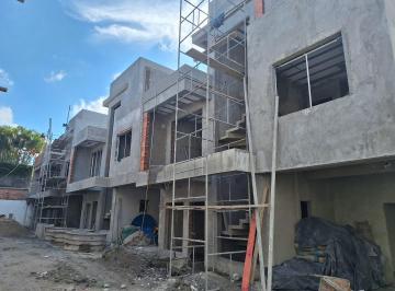 Casa de 3 quartos, Curitiba · Sobrado Alto Padrão à Venda no Água Verde – Condomínio Fechado