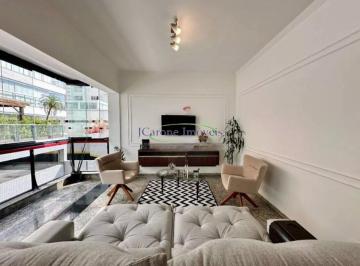 Foto 01 · Apartamento a venda reformado com 2 suítes e 2 vagas a 4 quadras da Praia do Embaré em Santos / SP