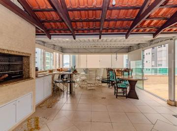 Apartamento · 217m² · 4 Quartos · 2 Vagas · Cobertura à venda no centro de Balneário Camboriú