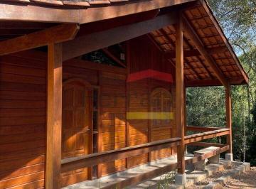 Casa · 110m² · 1 Quarto · 7 Vagas · Chalé de madeira angelim rosa para venda no Condomínio Pq Suíça, coração da Serra da Cantareira