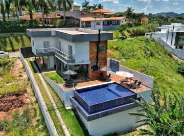 Casa · 226m² · 4 Quartos · 5 Vagas · Casa à venda - no Centro