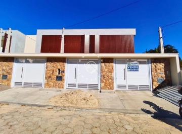 Casa · 143m² · 3 Quartos · 2 Vagas · Sobrado Moderno a 600m da Praia dos Ingleses — Conforto, Qualidade e Localização