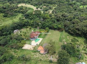 Rural · 33000m² · 4 Quartos · Sítio 3.3 hectares com piscina, bar molhado,curral, pasto e 04 quartos em Pará de Minas-MG