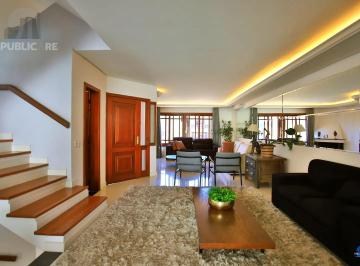 Casa · 285m² · 3 Quartos · 3 Vagas · Casa de 3 dormitórios, 3 vagas e pátio com piscina bairro Chácara das Pedras.