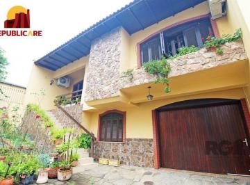 Casa · 155m² · 3 Quartos · 2 Vagas · Excelente casa de 154m² com 3 dormitórios e 2 vagas.