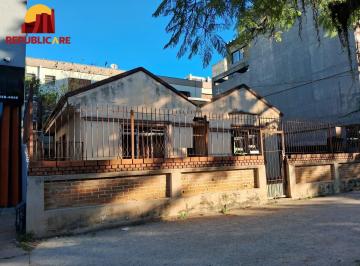 Casa · 90m² · 2 Quartos · 2 Vagas · Casa à venda - em Menino Deus