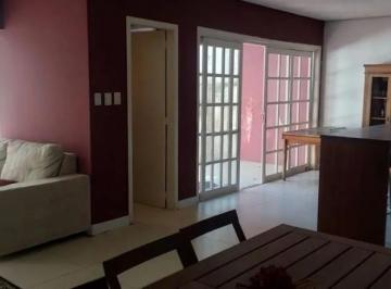 Casa · 360m² · 3 Quartos · 4 Vagas · Sobrado com, 3 quartos sendo 1 suíte com hidro, no bairro Glória.