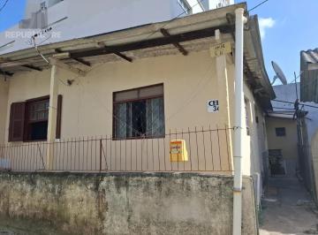 Casa · 70m² · 2 Quartos · 1 Vaga · Vende Casa no Bairro Cavalhada em acesso a poucos metros da Avenida. Construídos