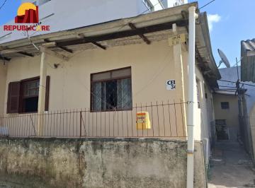 Casa · 70m² · 2 Quartos · 1 Vaga · Vende Casa no Bairro Cavalhada em acesso a poucos metros da Avenida. Construídos