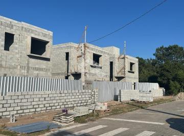 703306_i32DJg_7033066876c4cf5ddc7.jpg · CASA SOBRADO, COM 3 DORMITÓRIOS/QUARTOS, SENDO 1 SÚITE EM FLORIANÓPOLIS SC, BAIRRO SÃO JOÃO DO RIO V