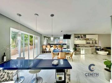 Casa · 720m² · 3 Quartos · 6 Vagas · Imóvel de Alto Padrão com 3 suítes, living para 6 ambientes, climatizada!