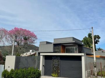 Casa · 3 Quartos · 2 Vagas ·
Sobre casa com 162 m² à venda em Igrejinha - RS, Casa moderna com s
