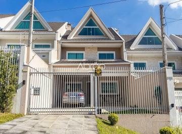 Casa · 210m² · 4 Quartos · 4 Vagas · Sobrado Triplex Mobiliado para Alugar no Uberaba – 210 m², 4 Quartos, Churrasqueira e Quintal | Ref.