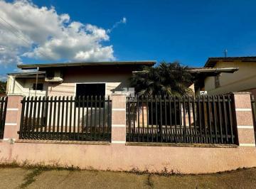 Casa · 142m² · 3 Quartos · 2 Vagas · Casa a venda em Brusque no Bairro Dom Joaquim