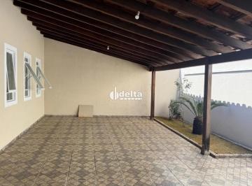 Casa · 250m² · 3 Quartos · 3 Vagas · Casa disponível 3 quartos sendo 1 suíte para venda no bairro Cidade Jardim em Uberlândia-MG