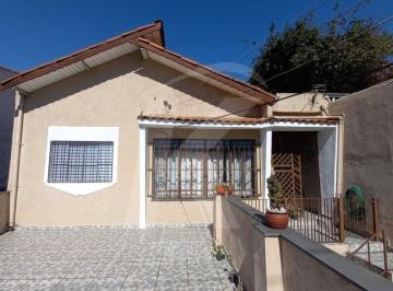Casa · 111m² · 2 Quartos · 2 Vagas · Casa Residencial, excelente perfil comercial com salão.