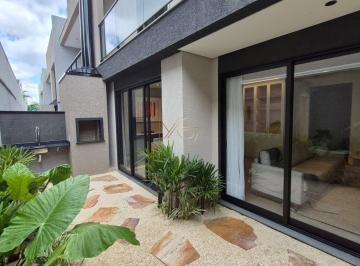 Casa · 175m² · 4 Quartos · 2 Vagas · Sobrado Alto Padrão com Quintal e Ático – 175 m² e 215 m² no Xaxim